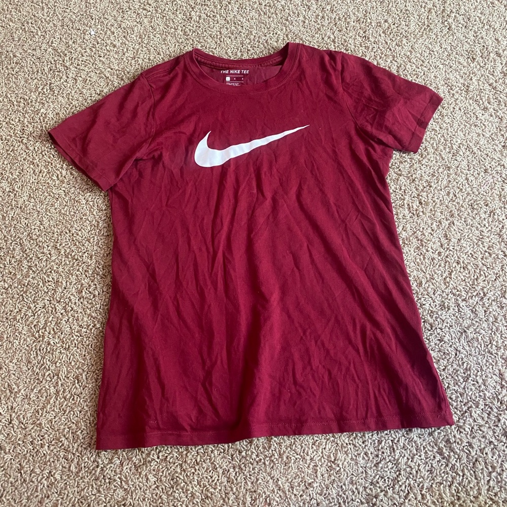 Girls Large Burgundy Nike T-Shirt